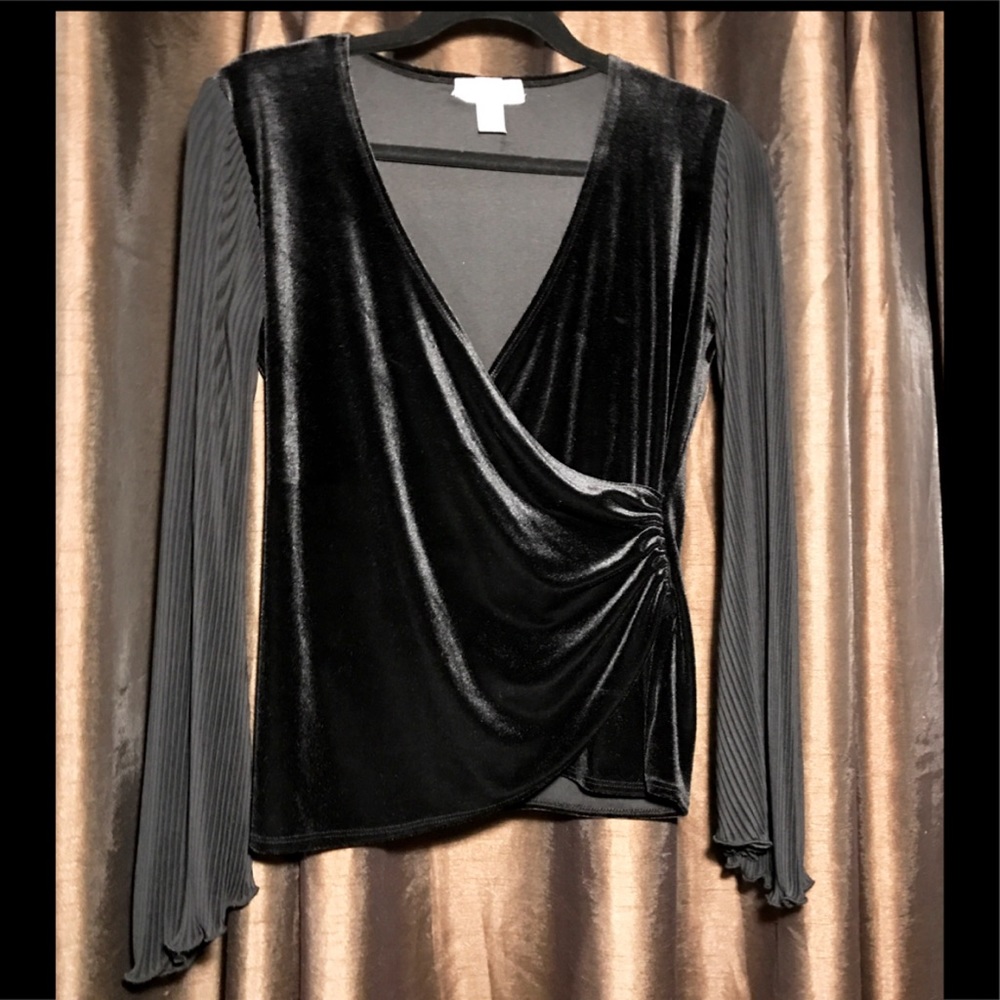 Bell Sleeve Maria Gabrielle NY